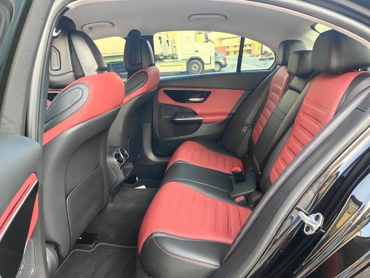 مرسيدس بنز C 200 2.0L | European Specs | low mileage | Mild Hybrid