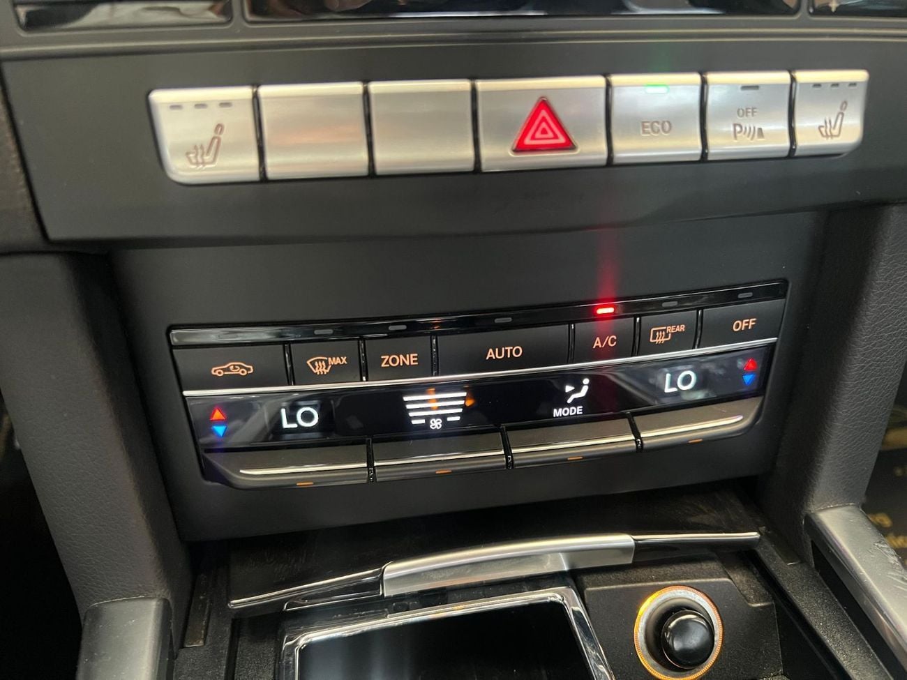 مرسيدس بنز E300 AVANTGARDE SPORT MERCEDES BENZ - E300 - CAR IS WITH NUMBER PLATE - MODEL 2016 - 107889KM