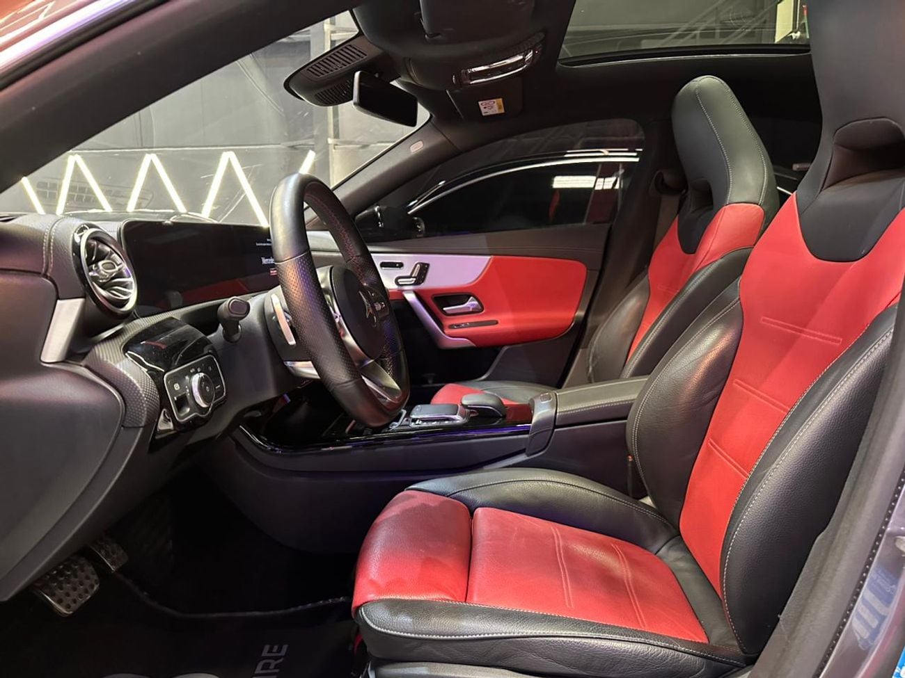 Mercedes-Benz CLA 250 Premium + 2.0L MERCEDES-BENZ CLA250 | GCC | 2020 | 1 OWNER + FULL SERVICE HISTORY (GARGASH)