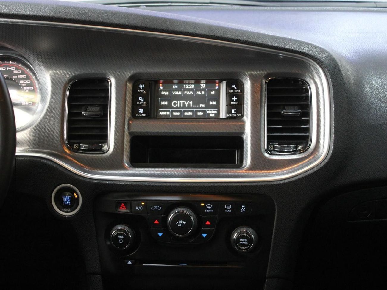 دودج تشارجر SXT | GCC specs