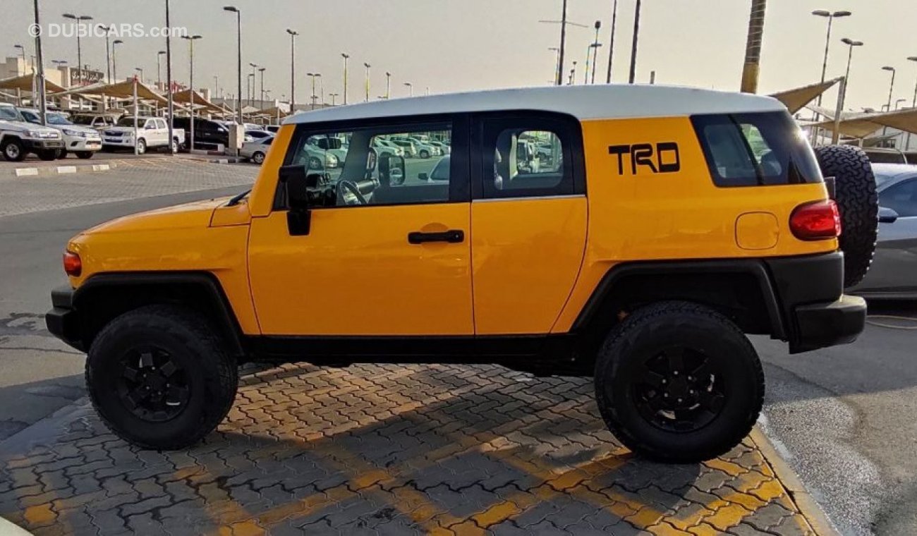 Toyota FJ Cruiser خليجي GCC