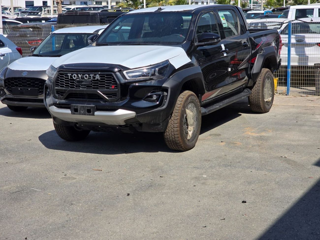 تويوتا هيلوكس GR SPORT 4.0L PETROL A/T V6 DOUBLE CABIN PICKUP