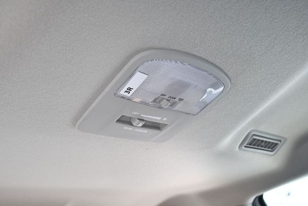 Toyota Fortuner Toyota Fortuner 2.7L Petrol, Automatic 4WD, Model 2024, Color White (Export Price)