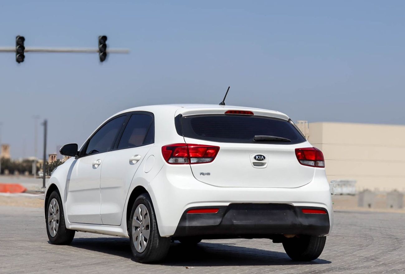 Kia Rio EX 1.4L (100 HP) Hatchback Kia Rio 2019 GCC accident-free in excellent condition 711 P.M