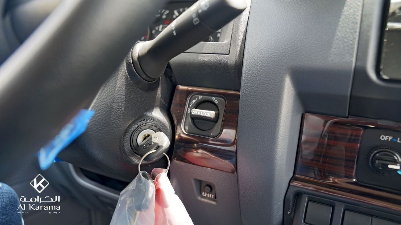 Toyota Land Cruiser 70 Toyota Land Cruiser  76 Hardtop | LX | 4.0L V6 | Air Compressor | Alloy Wheels | DIff Lock | Rear Ca