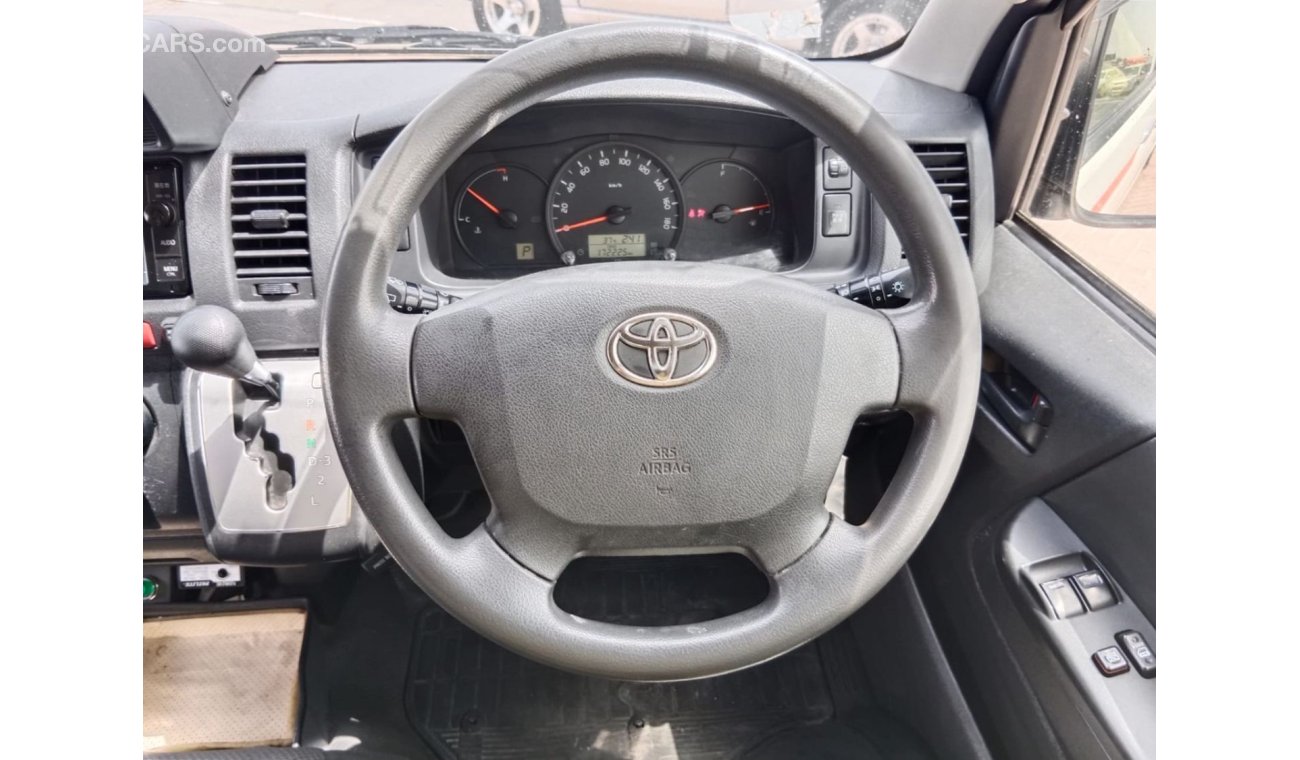 Toyota Hiace TOYOTA HIACE AMBULANCE RIGHT HAND DRIVE (PM1489)