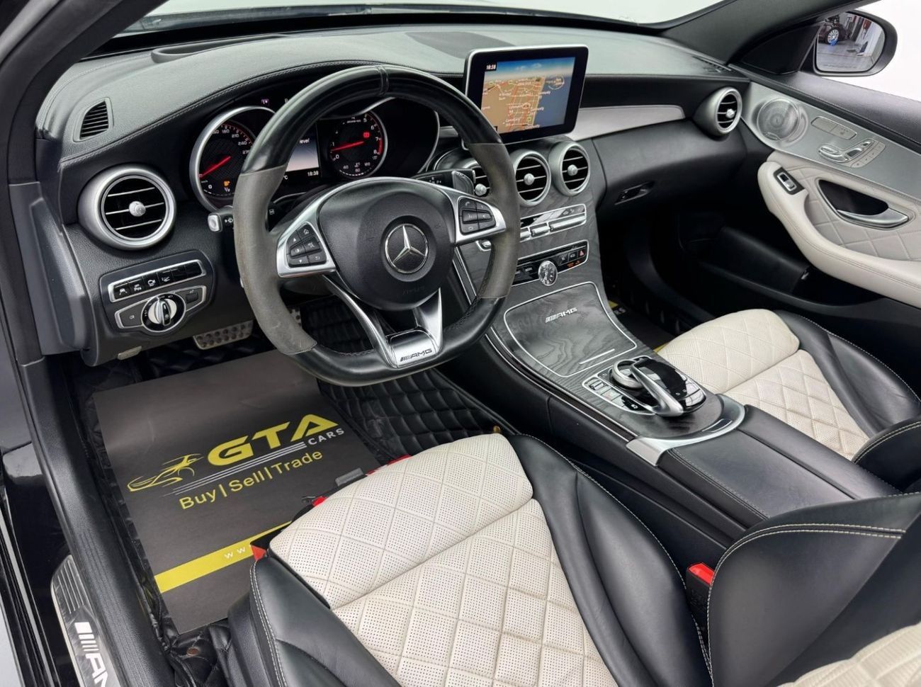 Mercedes-Benz C 63S AMG Std 4.0L Sedan 2015 Mercedes-Benz C63 S AMG, Full Service History, Excellent Condition, GCC