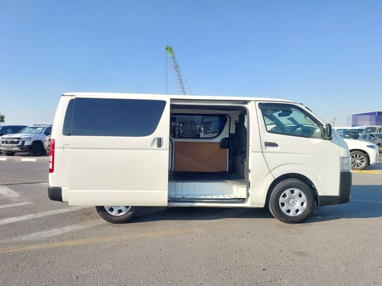 تويوتا هاياس TOYOTA HIACE VAN RHD 2019 MODEL 2.8 L DIESEL AUTOMATIC(PM05162)
