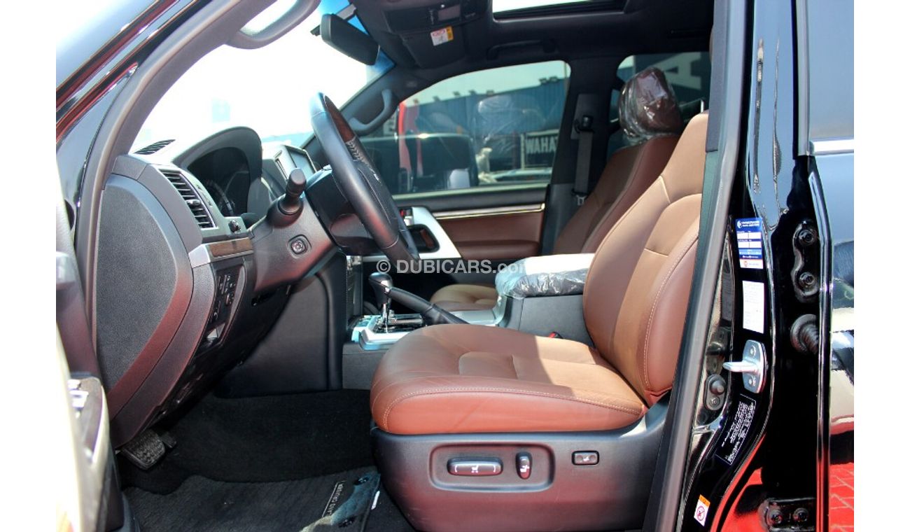 تويوتا لاند كروزر (2019) VXR V8 5.7, GCC, UNDER WARRANTY FROM LOCAL DEALER