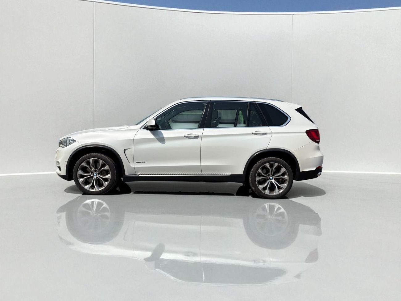 BMW X5 50i Exclusive 4.4L (5 Seater) | 2015 | GCC SPECS | Full Option
