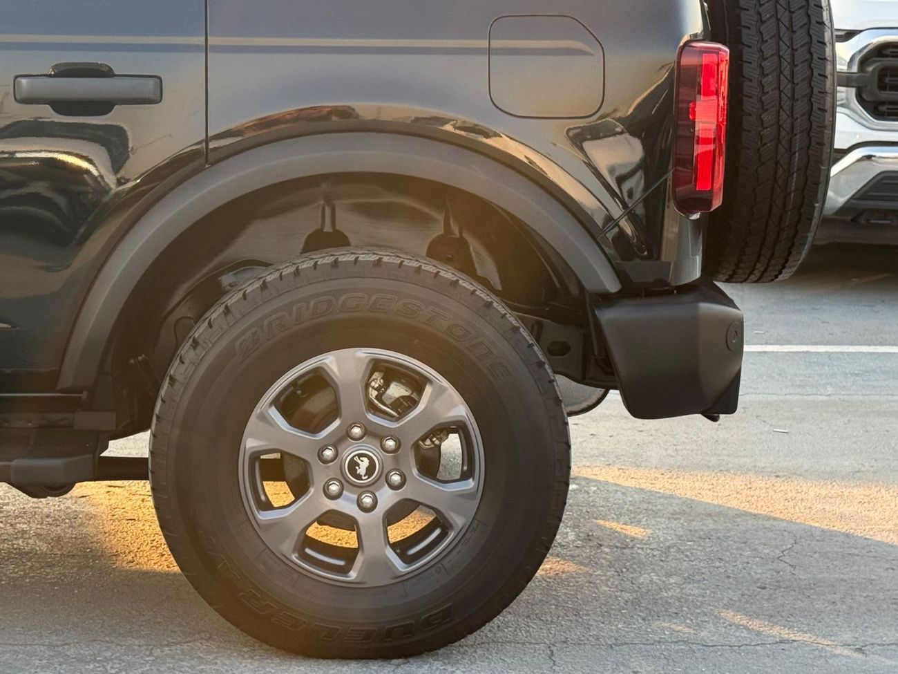 فورد برونكو 2.0L Turbocharged Petrol 4WD 2023 Export Price @ 155,500 AED