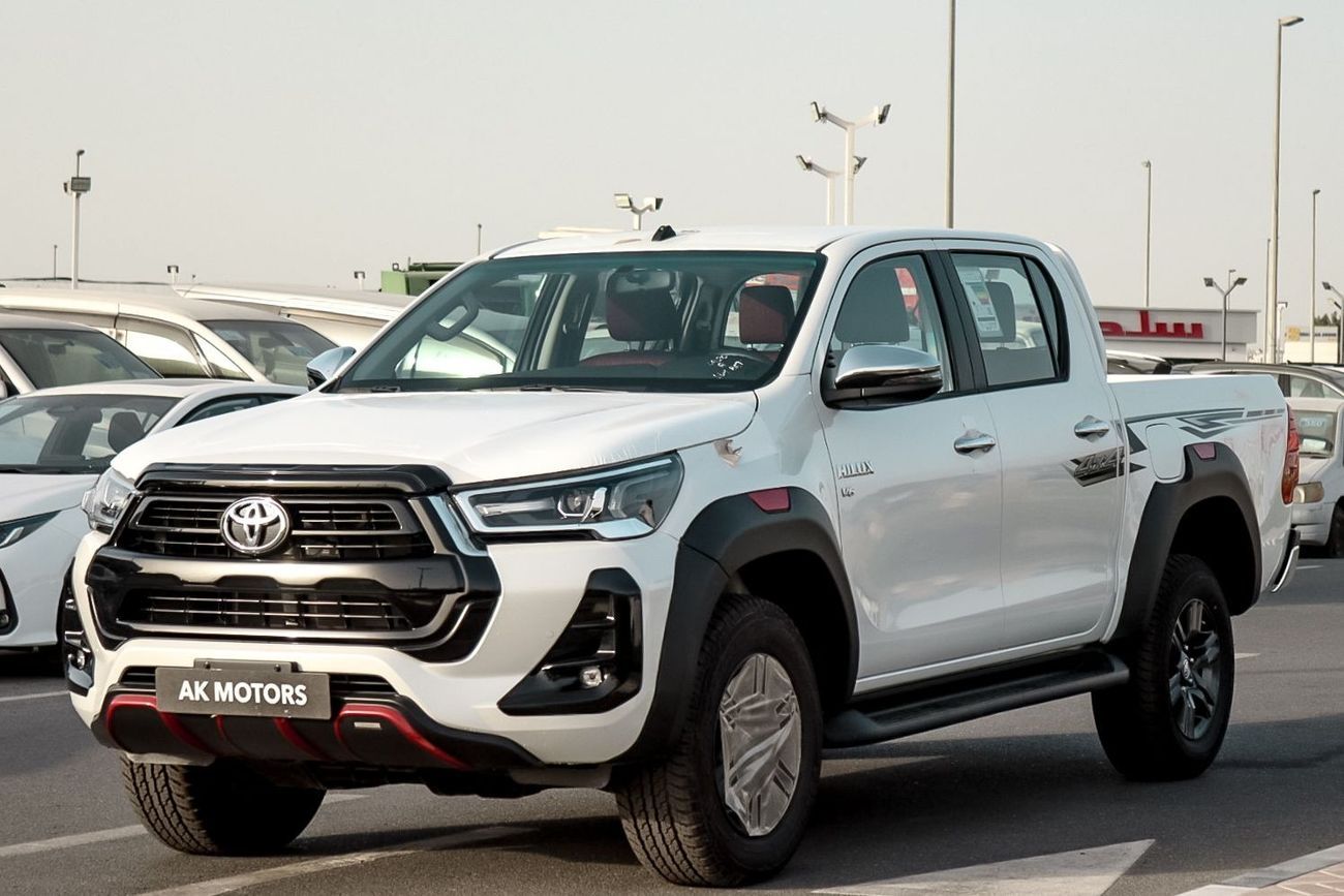 Toyota Hilux SR5 4.0L PETROL 4WD 2025 MY