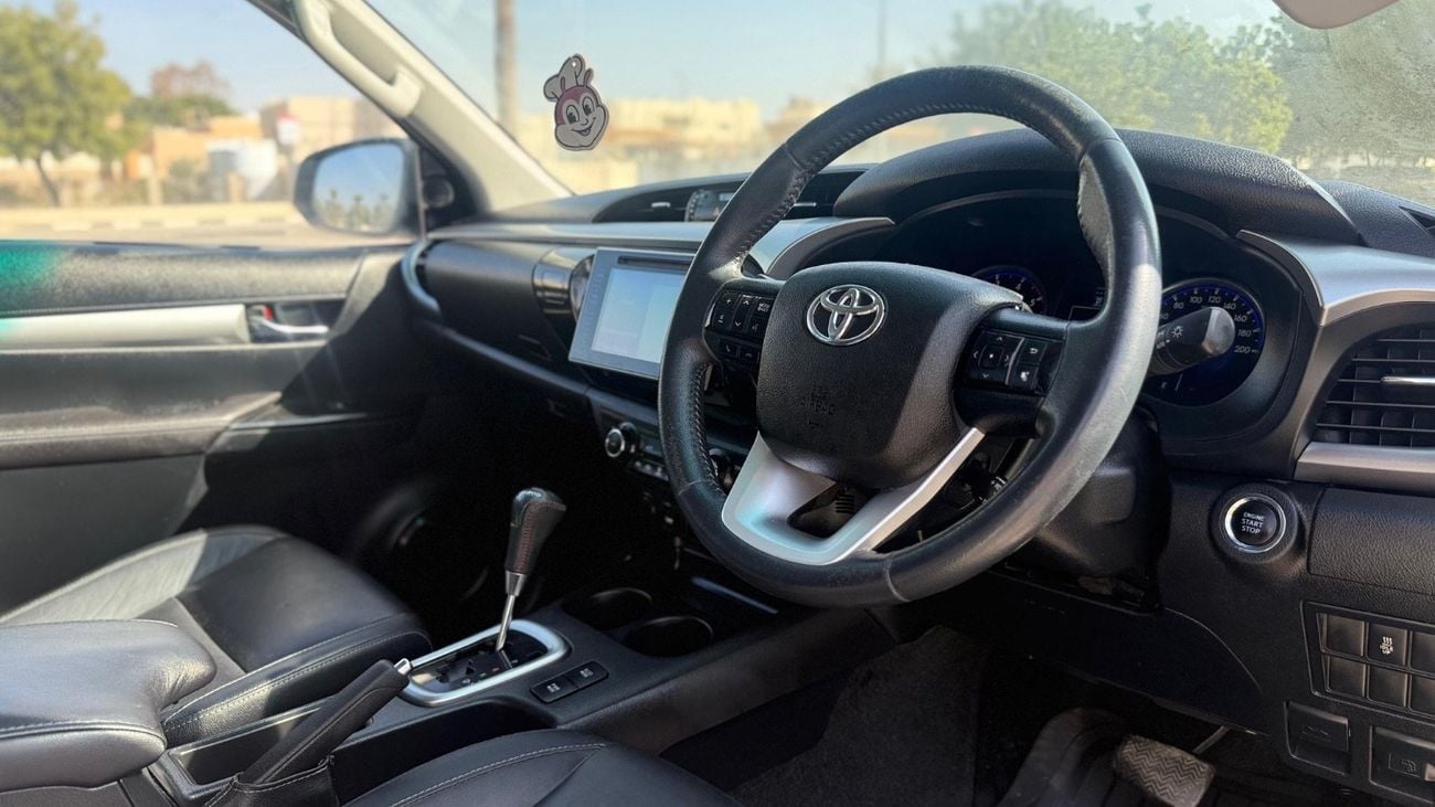 تويوتا هيلوكس SR5 Export from Australia