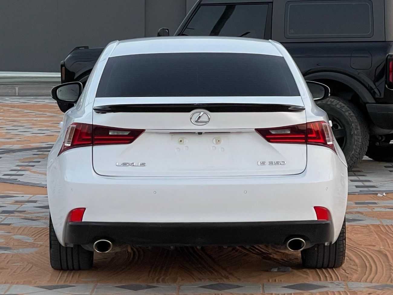 لكزس IS 350 F سبورت بلاتينوم