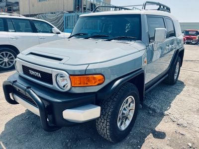 Toyota FJ Cruiser Petrol 4.0 Liter White Color Right Hand Drive