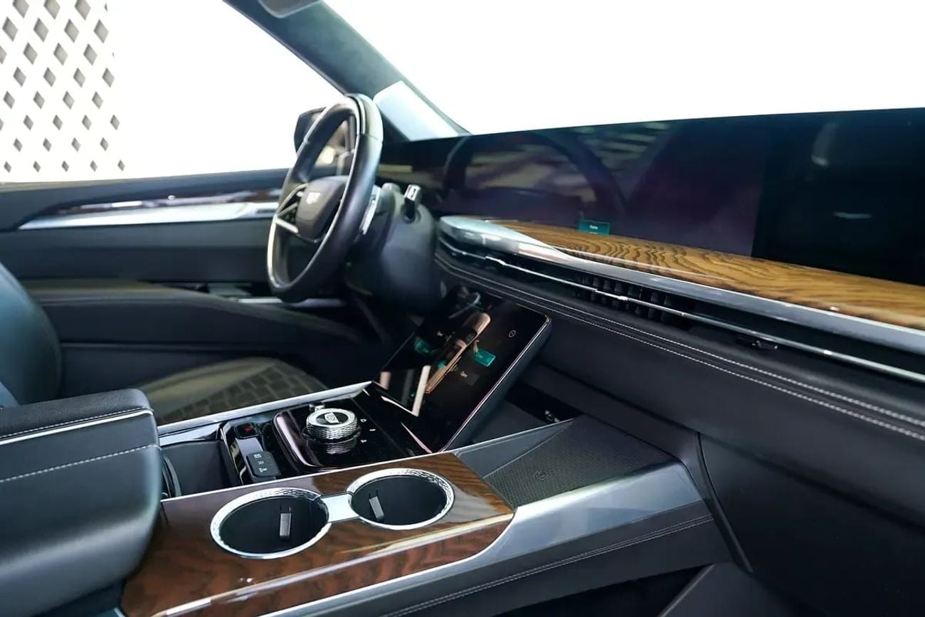 كاديلاك إسكالاد LUXURY