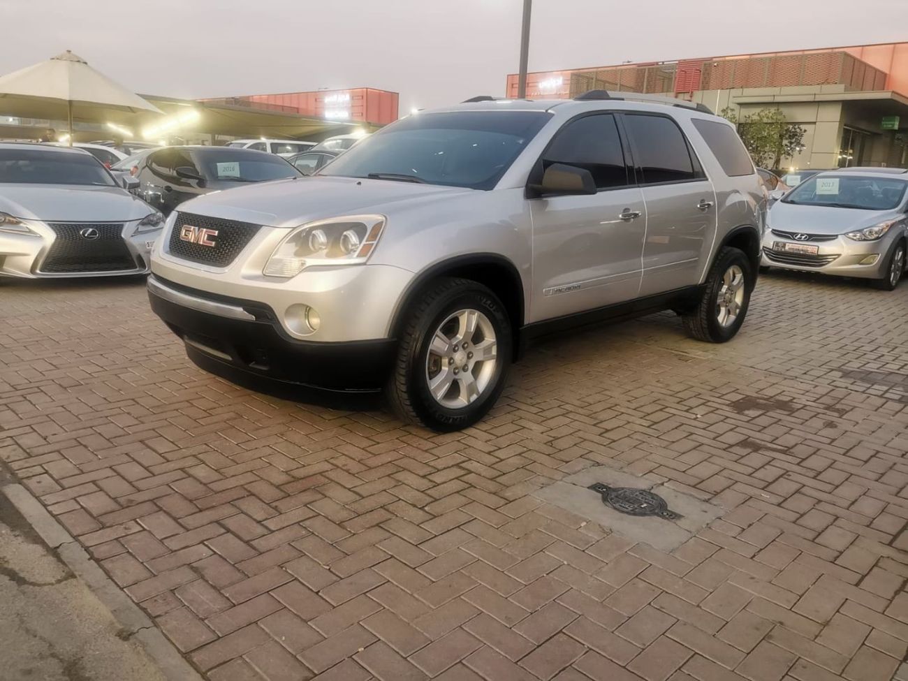 GMC Acadia In excellent condition and requires no expenses
