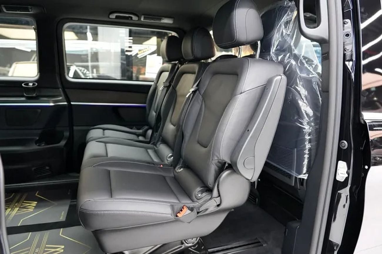 Mercedes Benz V300 V-LINE Mercede-Benz V 300 | GCC 0km | Agency Warranty | 360 View | 64 colors Ambeint Ligh