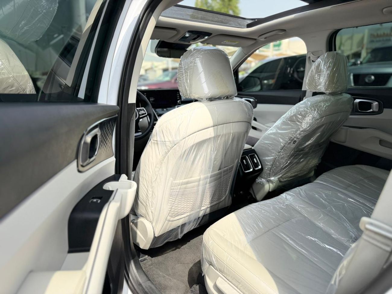 كيا سورينتو 2.5L LX (RWD)