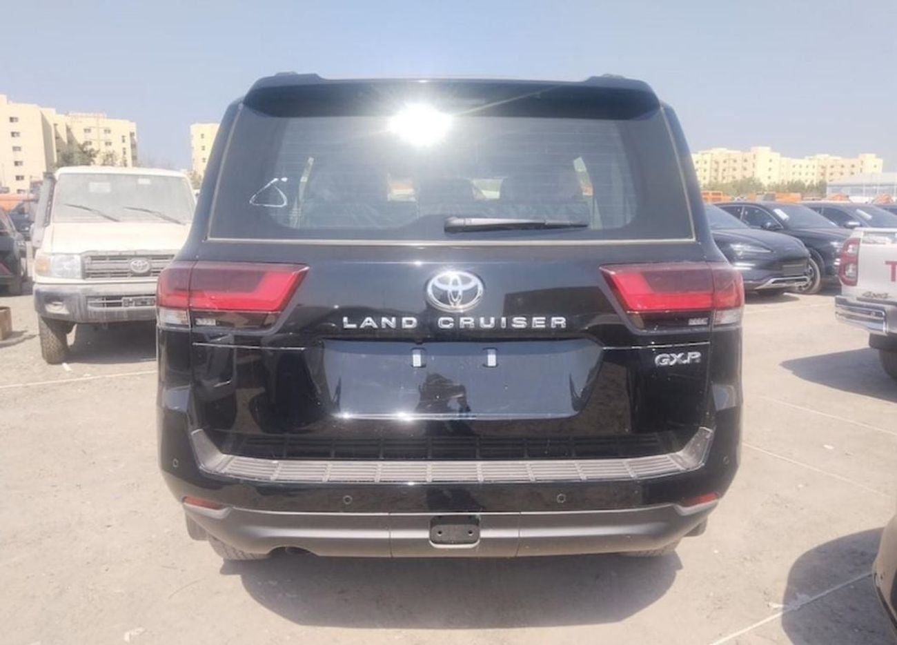 تويوتا لاند كروزر GXR 4.0L Land Cruiser LC300 GXR Petrol 4.0L
