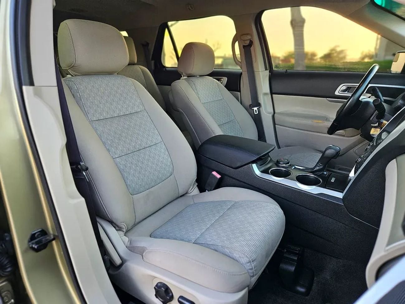 فورد إكسبلورر GCC Premium Condition 7 Seater SUV