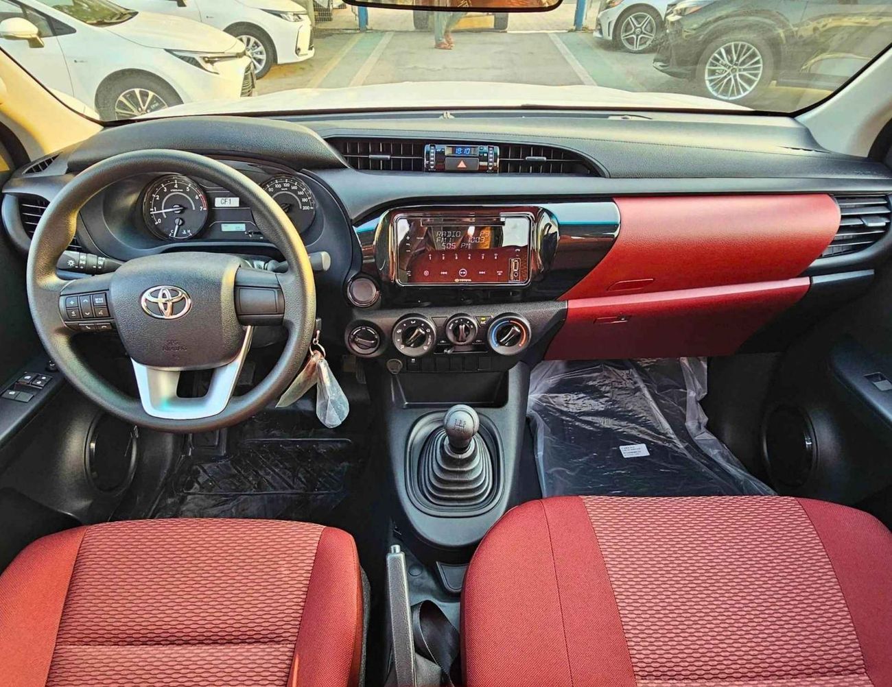 تويوتا هيلوكس SINGLE CABIN/LONG BODY WITH 5 HOOKS/CHROME HANDLE & REAR CHROME BUMPER/2.7L PETROL M/T (CODE#HPMSC1)