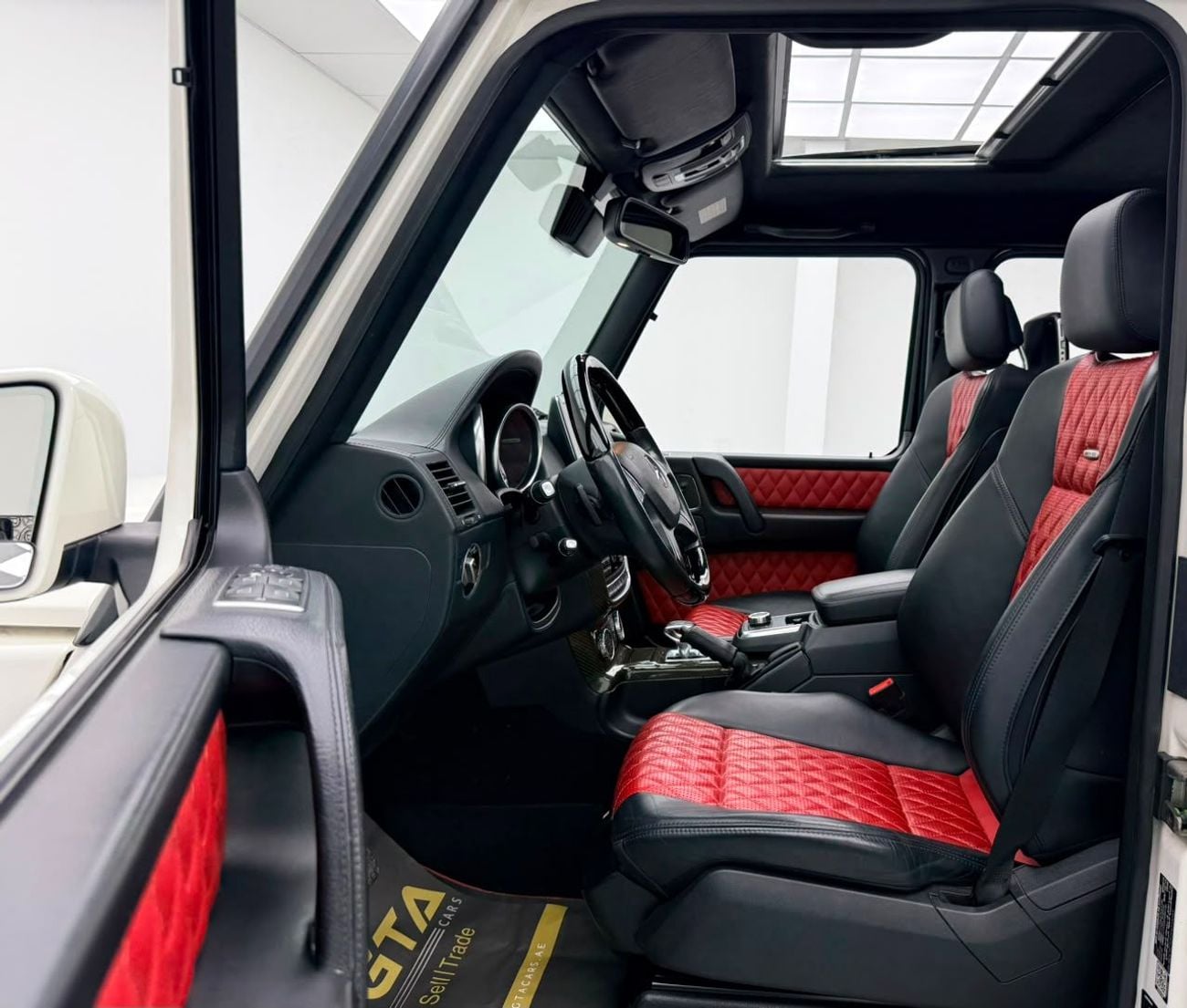 مرسيدس بنز G 63 AMG STANDARD 2015 Mercedes-AMG G63, Service History, Excellent Condition , GCC Specs.