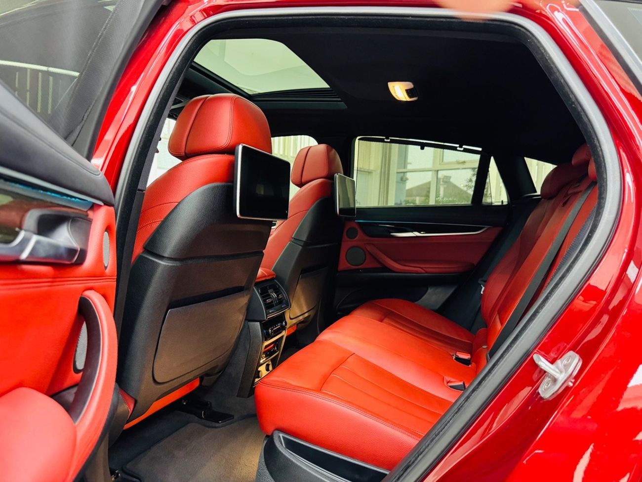 بي أم دبليو X6 50i M Sport Dynamic Plus 4.4L