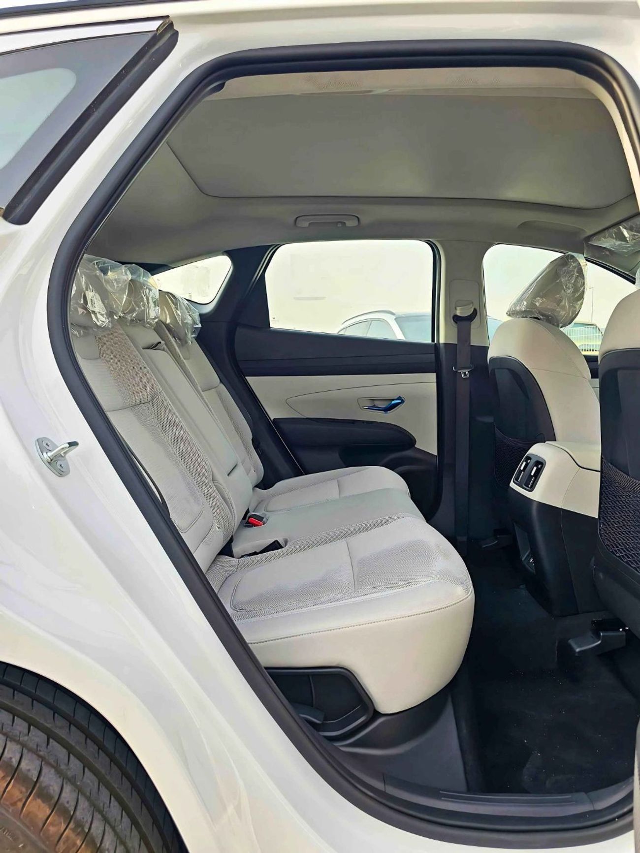 هيونداي توسون 2.0L PETROL V4/FULL OPTION WITH PANORAMIC ROOF/POWER SEATS/DIGITAL METER / CODE#HT2FO