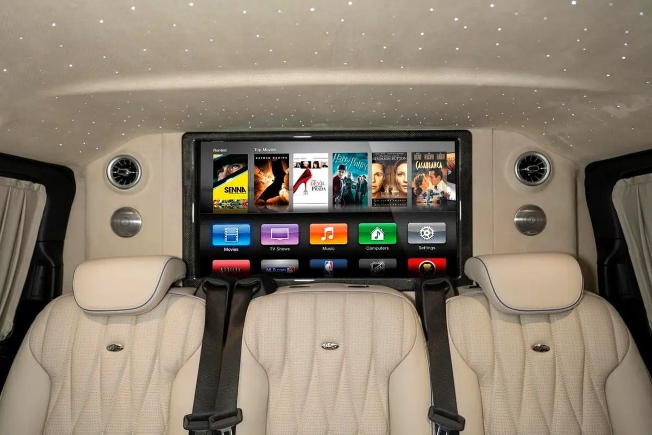Mercedes Benz V300 NEW ARRIVAL 2026 MODEL LUXURY MERCEDES GCC V300 with ADDITIONAL REAR AC-2 YEARS WARRANTY BY VLINE