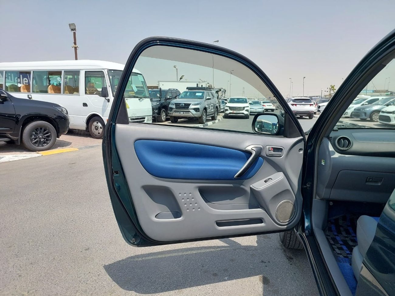 Toyota RAV4 TOYOTA RAV4 SUV RHD 2001 MODEL 1.8 L PETROL AUTOMATIC(PM09043)