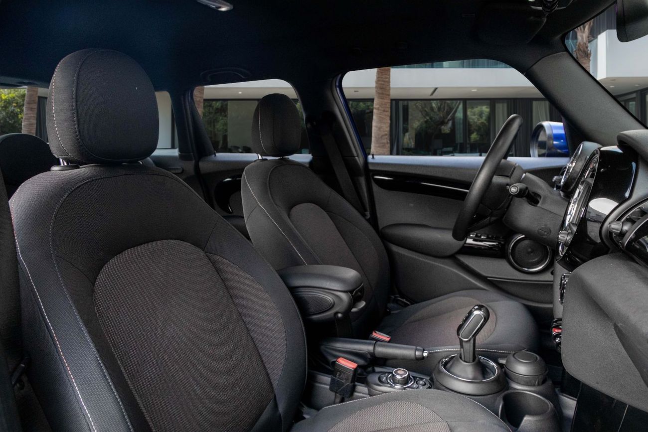 Mini Cooper 1,371 P.M  | 0% Downpayment | Mini Cooper 4 Door | Low Kms!