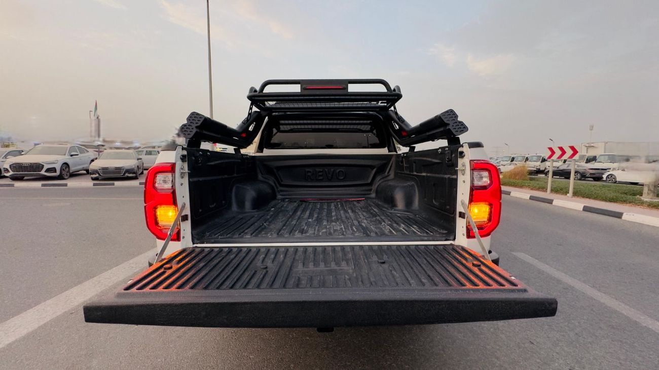 Toyota Hilux OFF-ROAD MODIFIED | MANUAL TRANSMISSION | 2.8L DIESEL ENGINE | DOUBLE CABIN | 2021