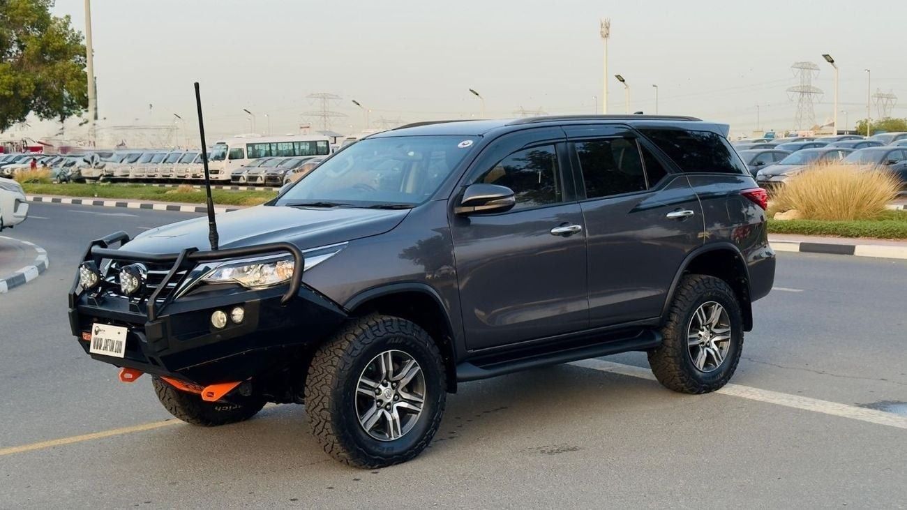 تويوتا فورتونر PREMIUM CONDITION | 2.8L DIESEL ENGINE | RHD |