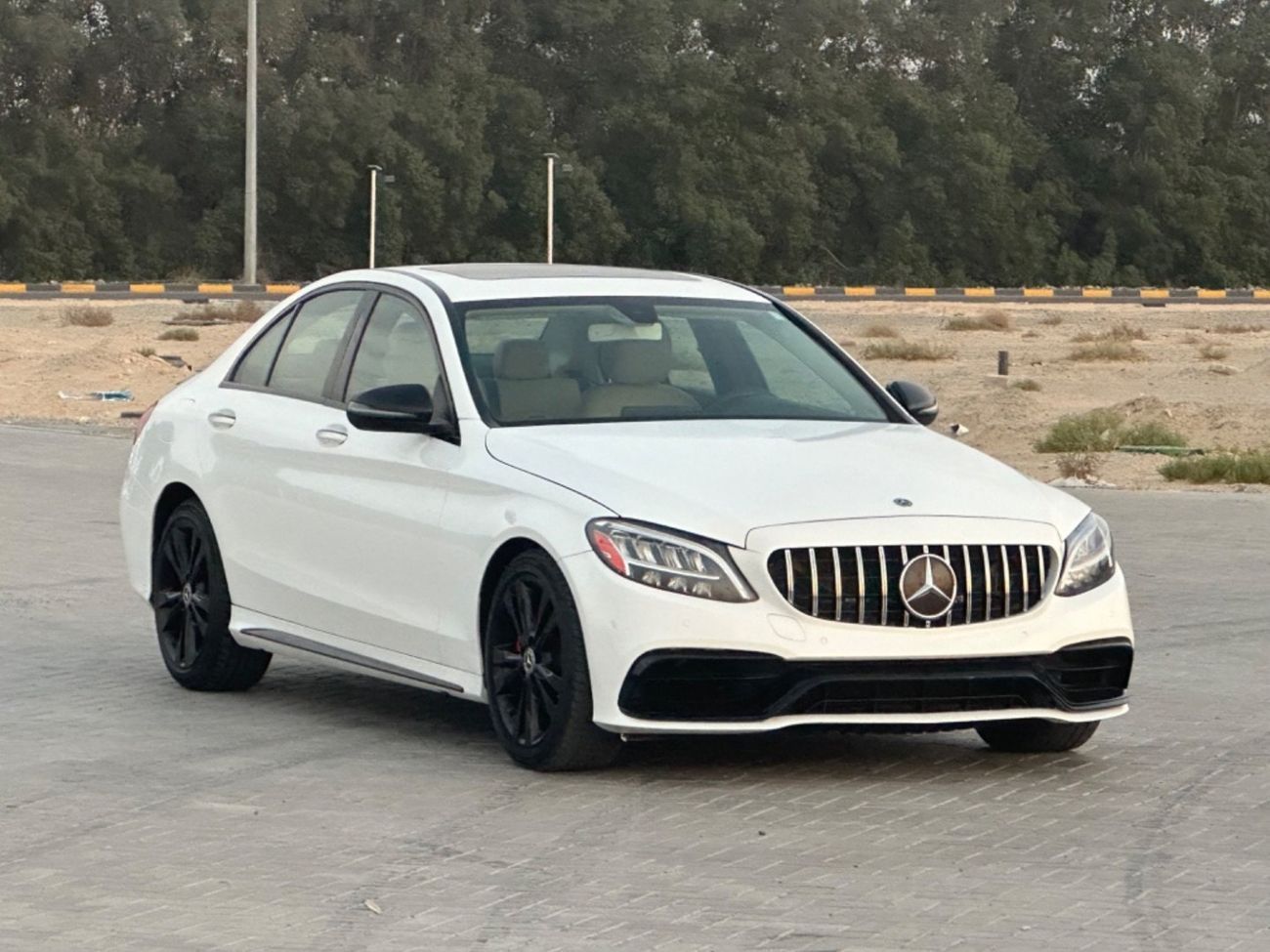 مرسيدس بنز C 300 AMG Pack 2.0L