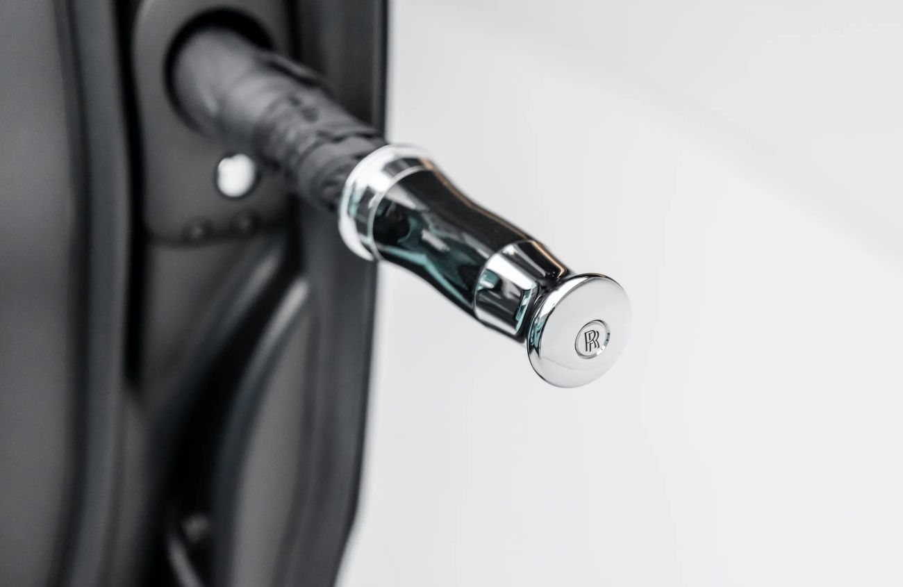 Rolls-Royce Cullinan 6.75L V12 Twin-Turbocharged Engine