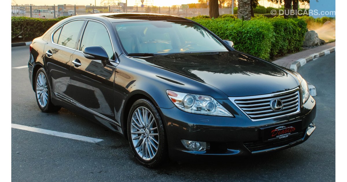 Lexus LS 460 for sale: AED 95,000. Grey/Silver, 2010