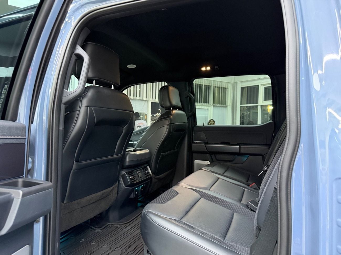 فورد إف-150 رابتور Perfect condition .. Low Milegea .. Brand new condition