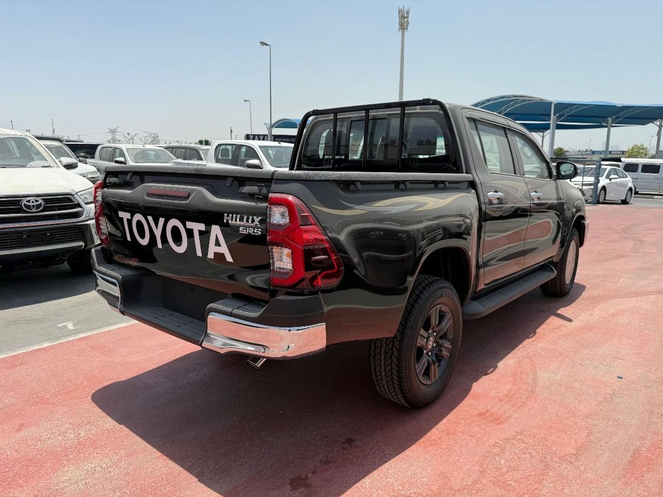 تويوتا هيلوكس TOYOTA HILUX 2.7L AT BLACK  2025-PUSH START