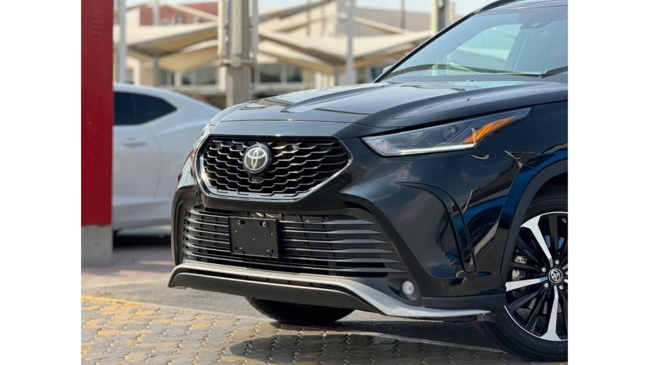 Toyota Highlander Limited Toyota Highlander XSE / V6 / 2021 / Canadian Clean Title