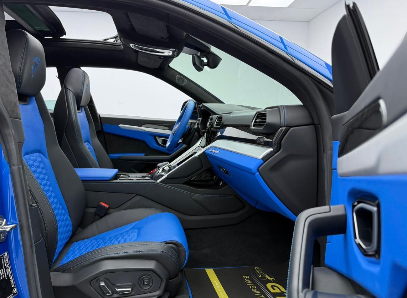 لامبورغيني اوروس STD 4.0T V8 2022 Lamborghini Urus, Warranty, Full Service History, Fully Loaded, Excellent Condition