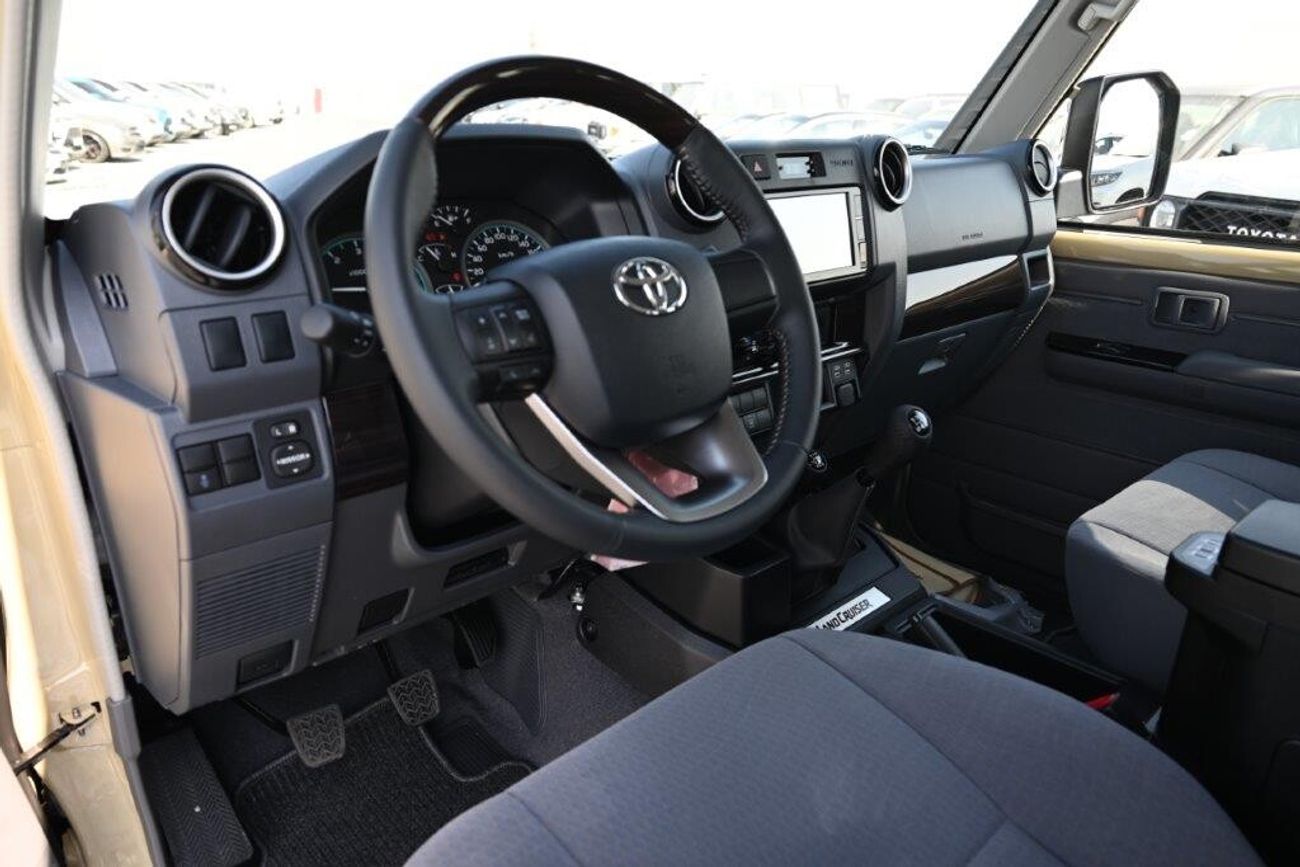 تويوتا لاند كروزر 70 76  LX-Z V8 4.5L TURBO Manual