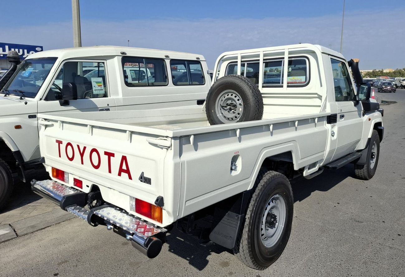 تويوتا لاند كروزر بيك آب Toyota LC Pickup 2.8L 2025 MT SC White Diesel GCC