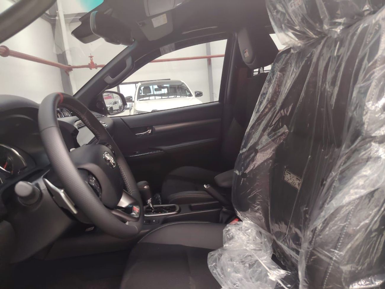 تويوتا هيلوكس GR Sport 2.8L