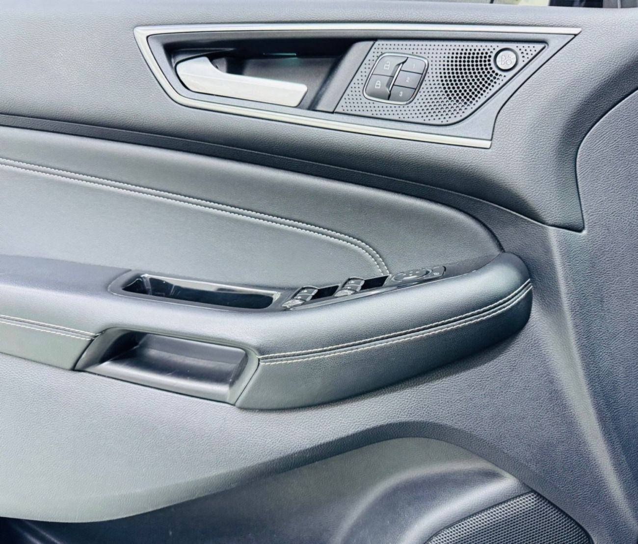 Ford Edge GCC .. FSH .. Original paint .. warranty .. Service .. AWD .. Titanium .