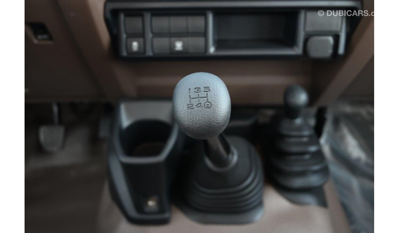 تويوتا لاند كروزر هارد توب 78 V6 4.0L Petrol 4WD 9 Seat Manual Transmission