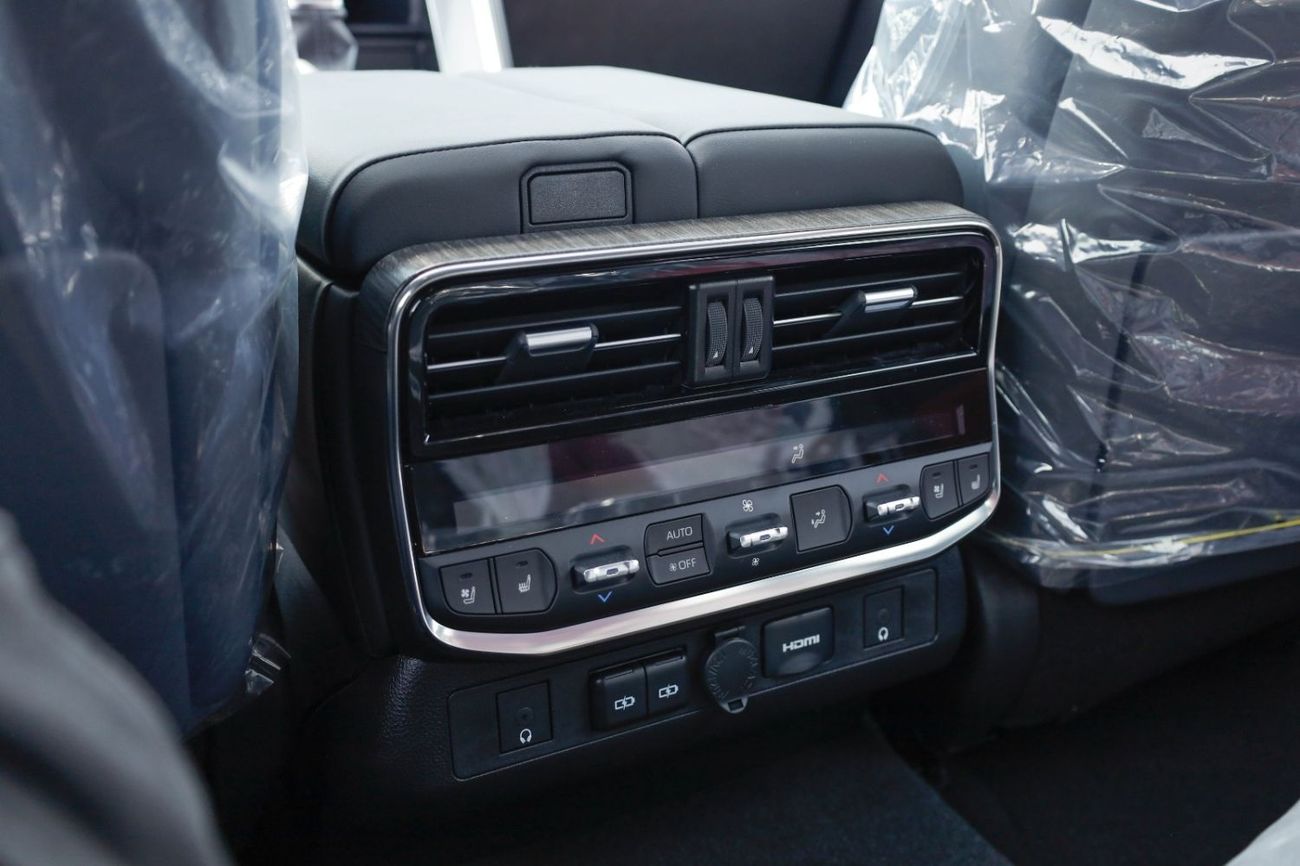 تويوتا لاند كروزر TOYOTA LAND CRUISER 300 3.3L DIESEL VXR AUTO