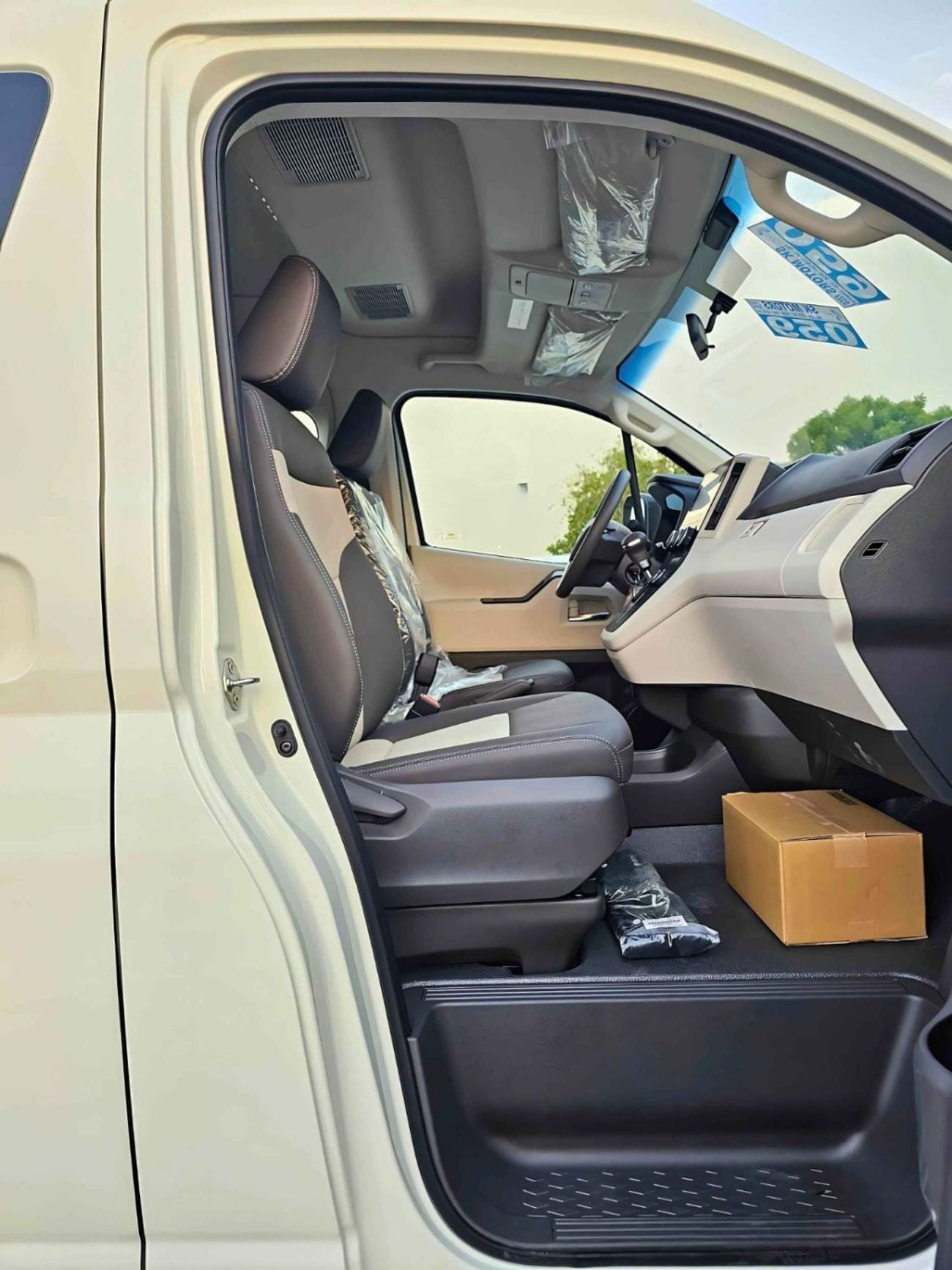 Toyota Hiace GL HIGHROOF GL/3.5L V6 PETROL A/T /HIGH OPTION 13 SEATER/ CODE # HHGL35MP