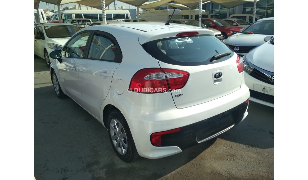 Kia Rio WHITE 2015 GCC NO PAINT NO ACCIDENT PERFECT
