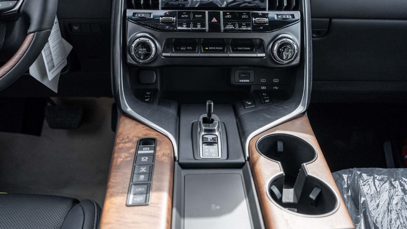 Lexus LX 700h 2026 Lexus LX700h VIP 3.5L AT Hybrid (Black-Black)